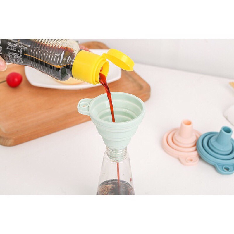 Dụng cụ san chiết chất lỏng , phễu gấp gọn cực tiện dụng