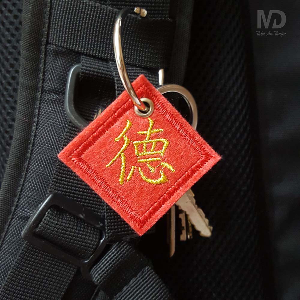 Chữ Đức - chữ nôm - Móc treo chìa khóa vải thêu độc đáo