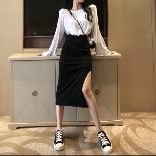 Chân váy xẻ tà