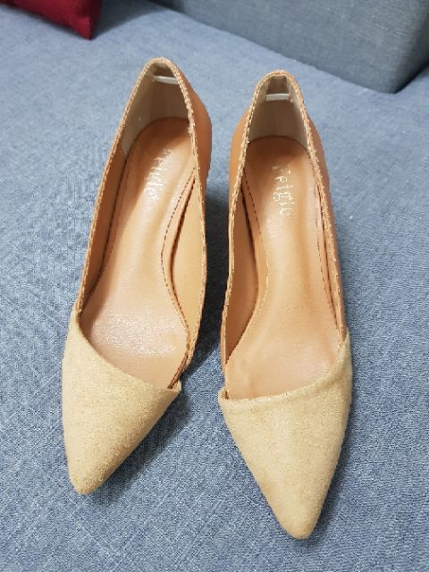 Giày cao gót 3cm, size 37 chất nhung kết hợp da màu da bò. Full box, có hình thật shop tự chụp có video