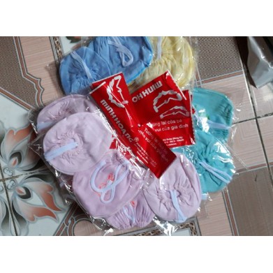 Bao Tay Chân Sơ Sinh Minh Hoàng (1 Set Bao Gồm 1 Bộ Bao Tay Và 1 Bộ Bao Chân)