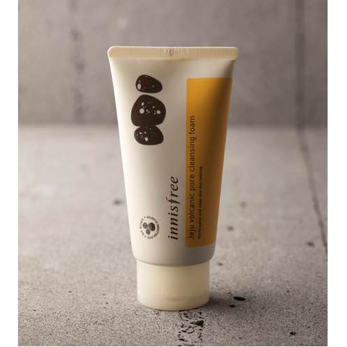 Sữa rửa mặt dưỡng da từ tro núi lửa đảo Jeju của Hàn Quốc từ Innisfree -Hàng NEW 2049