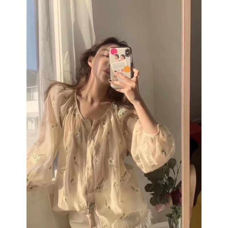 Áo kiểu thêu hoa nhí