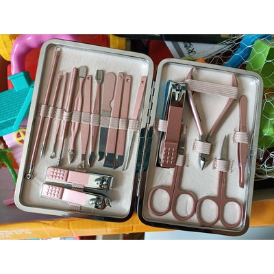 Bộ cắt móng 18 chi tiết cao cấp, sắc bén nhỏ gọn- MÀU HỒNG