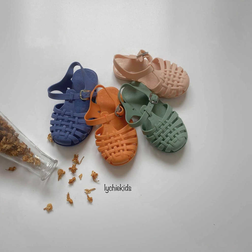 Sandals đục lỗ phong cách Hàn Quốc cho bé trai, gái