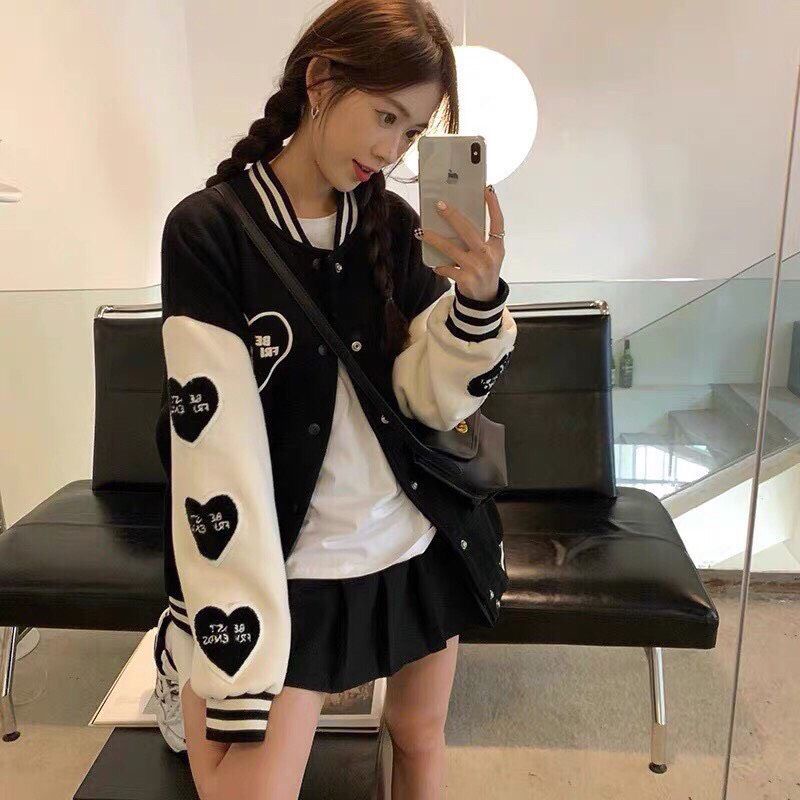 Áo khoác bomber thêu trái tim chất vải kaki chính phẩm cực xinh | BigBuy360 - bigbuy360.vn