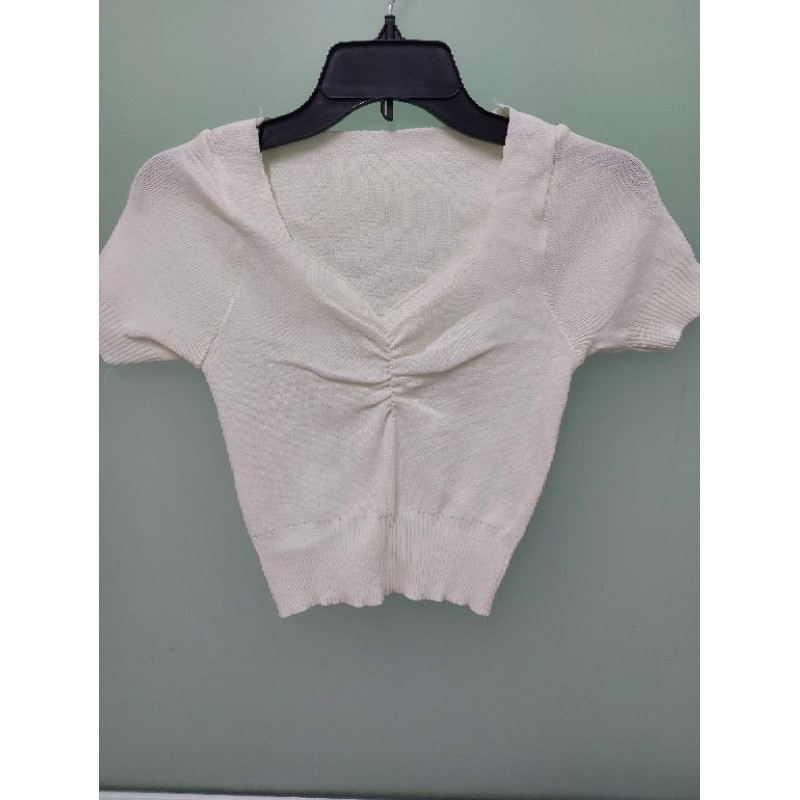 🎃🎀🪅🪁áo len croptop màu trắng🎿🏉🎯