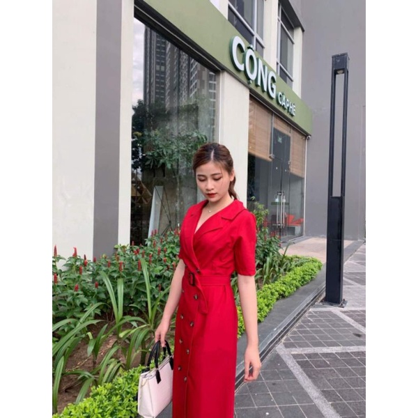 Đầm công sở dáng vest có đai lưng tay ngắn dáng dài phối núc siêu sang, có túi 2 bên eo.