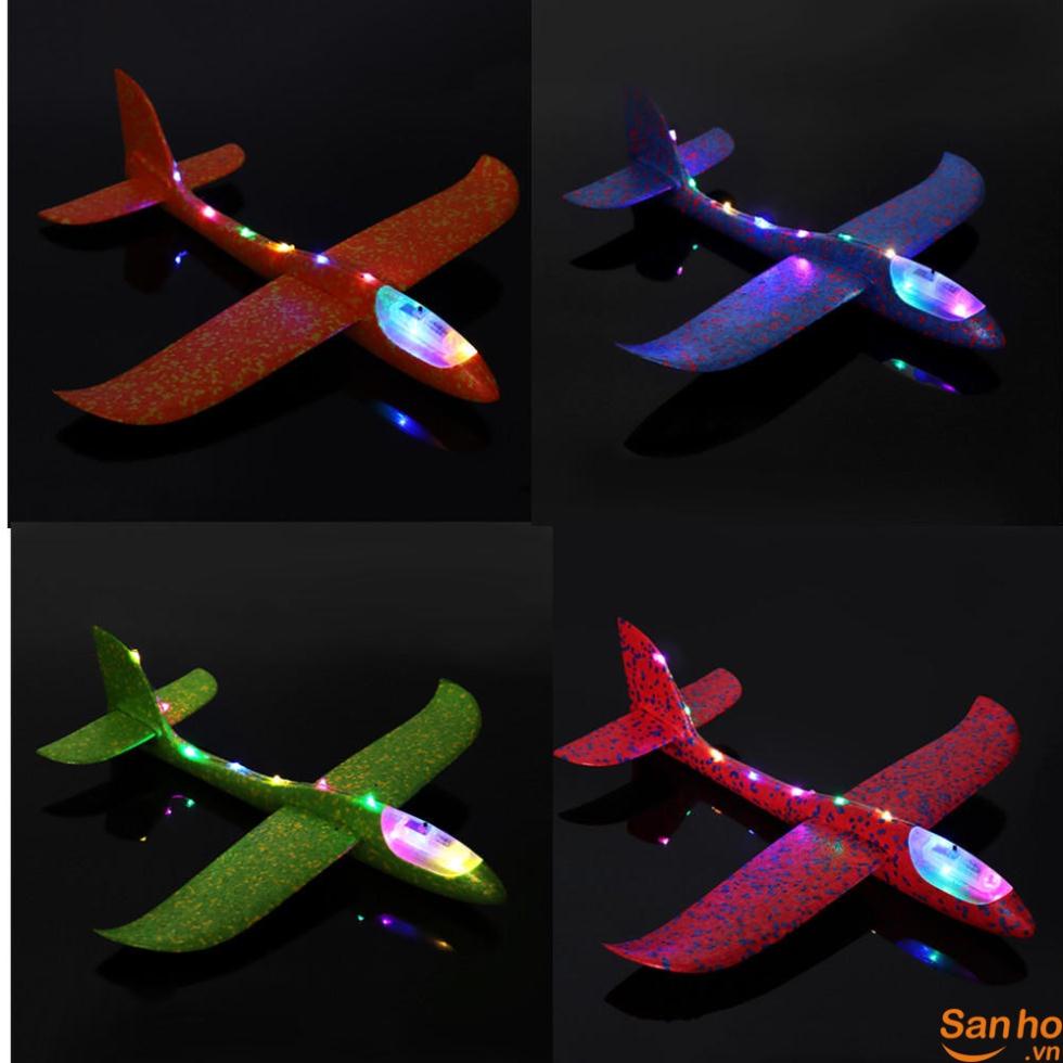 Máy bay xốp có đèn led phát sáng