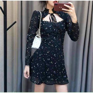 Đầm đen hoa nhí cutout tay dài