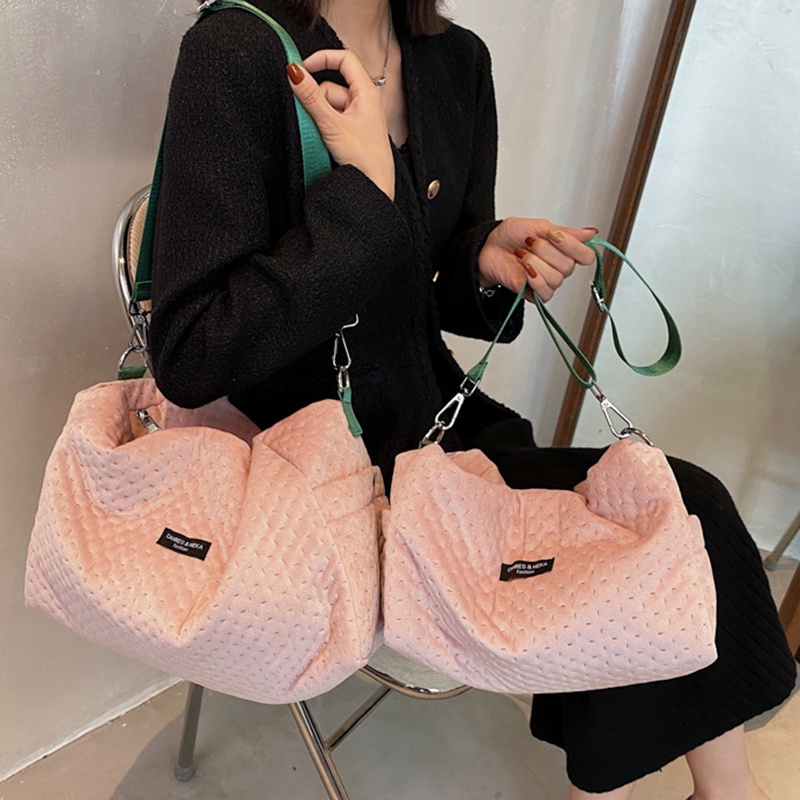 Túi đeo vai IELGY có sức chứa lớn trọng lượng nhẹ dùng khi tập thể thao độc đáo