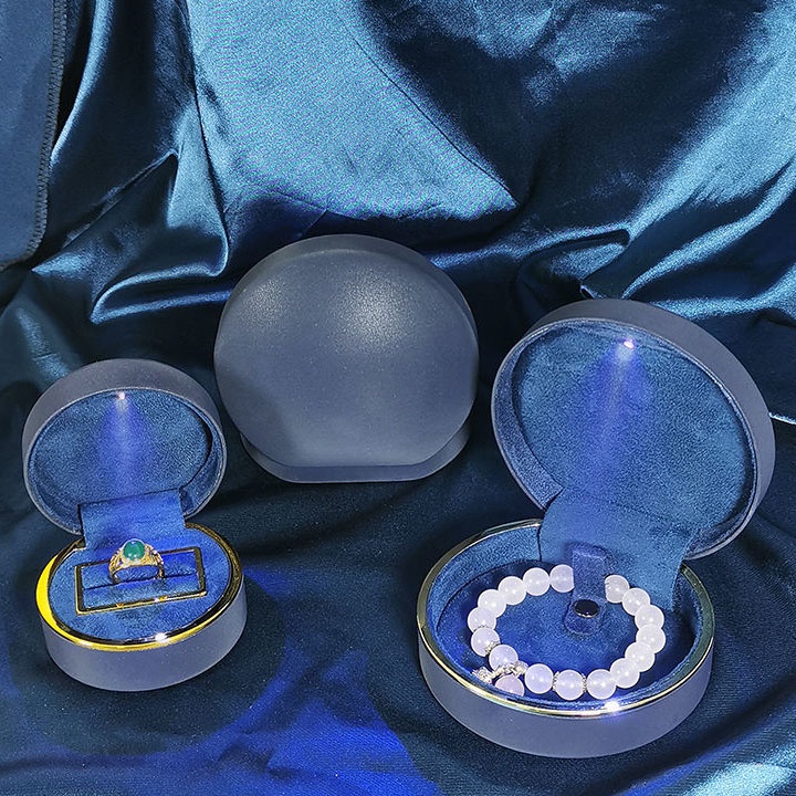 Hộp Đựng Trang Sức Hình Tròn Bằng Da PU Có Đèn Led Phát Sáng Độc Đáo