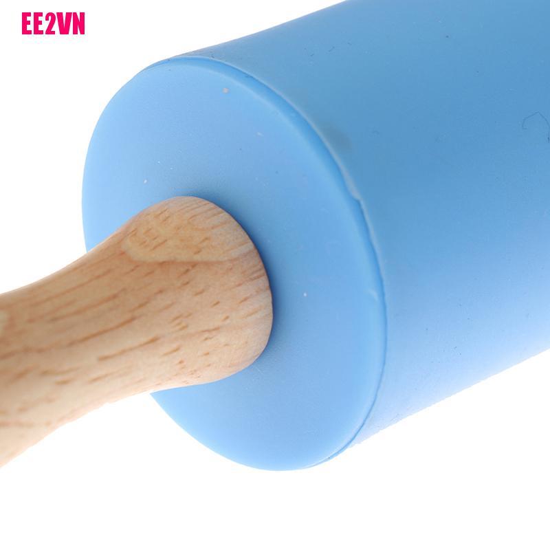 Cây Cán Bột Chất Liệu Silicon Chống Dính Đa Năng Tiện Dụng