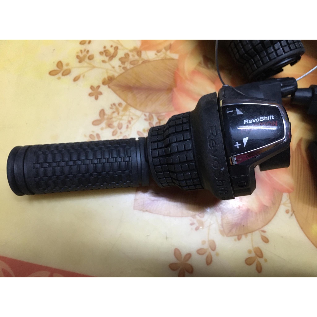 Tay đề vặn Shimano 3/7 21 tốc độ . Chính hãng