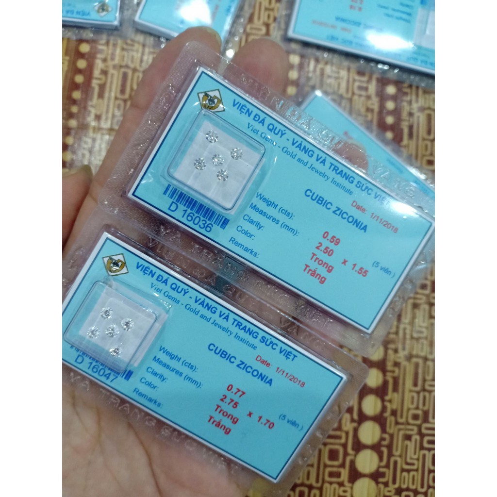 ĐÁ ĐÍNH RĂNG VỈ 5 VIÊN