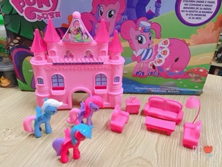 Lâu đài ngựa PONY