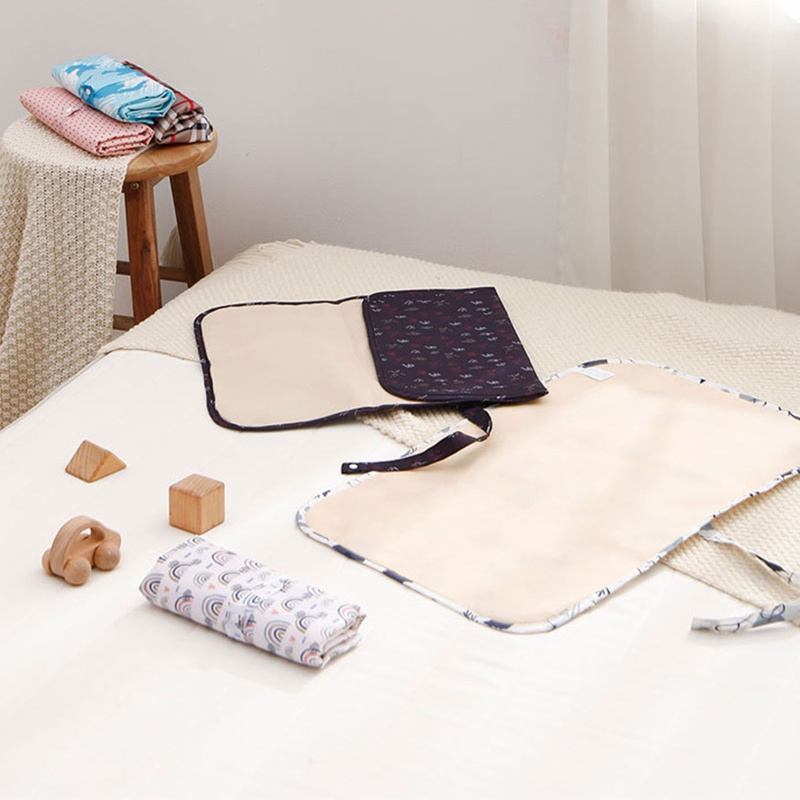 Thảm Thay Tã Nylon Chống Thấm Nước Có Thể Gập Gọn Tiện Dụng Mang Theo Du Lịch / Dã Ngoại Cho Bé