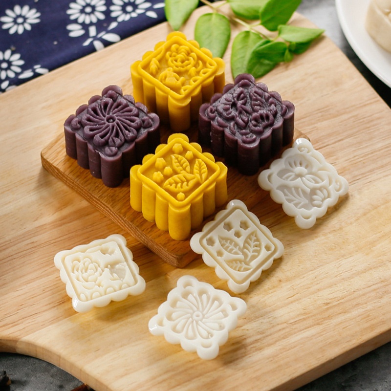 Khuôn Làm Bánh Trung Thu Hình Hoa 4 Ngăn 75g