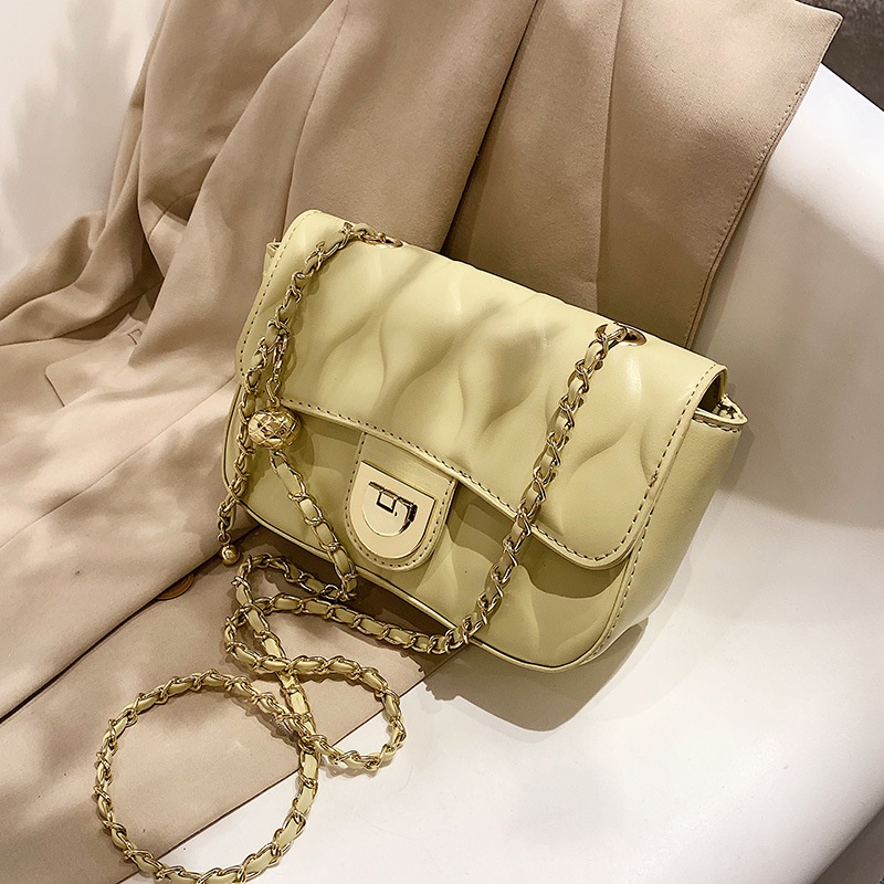 Túi đeo vai Ielgy họa tiết hình thoi thiết kế phối dây chuỗi cá tính dành cho nữ