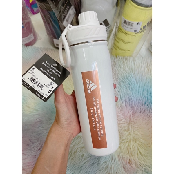 Bình giữ nhiệt Adidas màu trắng 600ml.