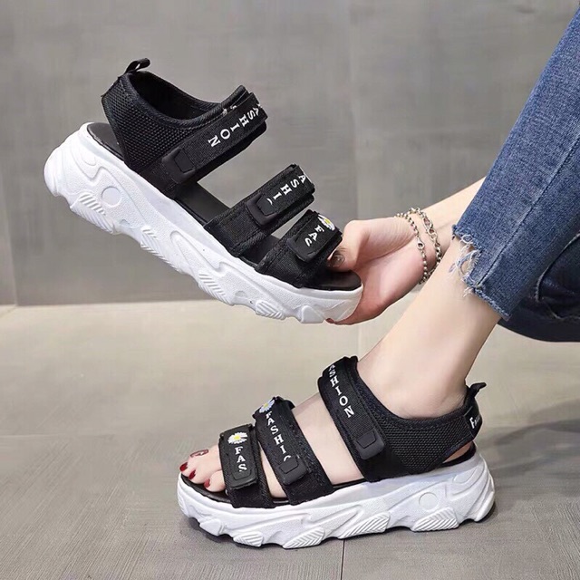 [Bán giá sỉ] Giày sandal học sinh 3 quai thêu hoa cúc hot trend