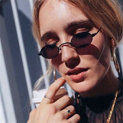 Kính mát gọng oval nhỏ gọn phong cách thời trang cổ điển cho phái nữ
