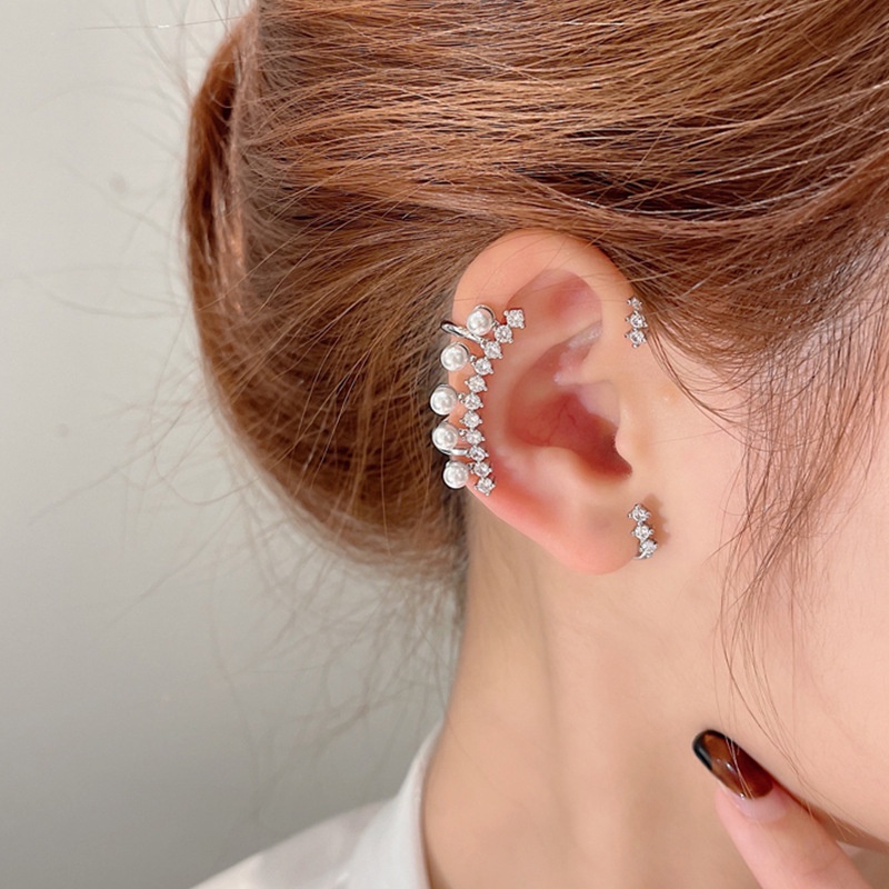 Khuyên Tai Dạng Kẹp Đính Kim Cương Giả Bằng Kim Loại Màu Bạc Sáng Tạo Cho Nữ