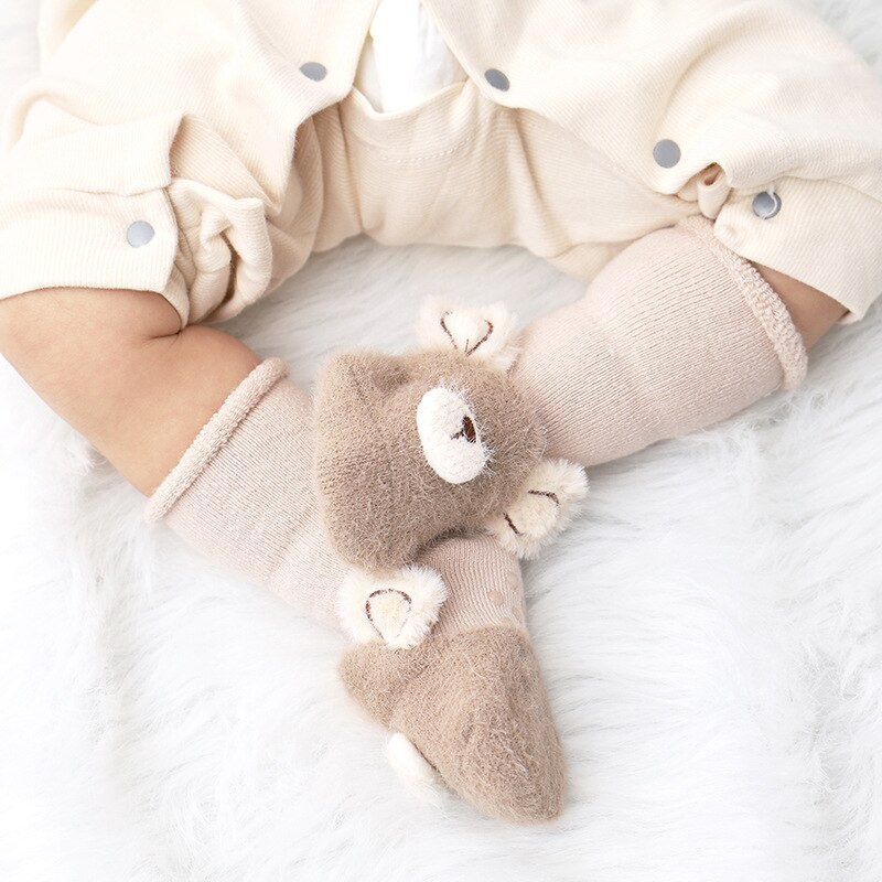 Tất cotton dày dặn mềm mại co giãn chống trượt họa tiết hoạt hình đáng yêu cho em bé