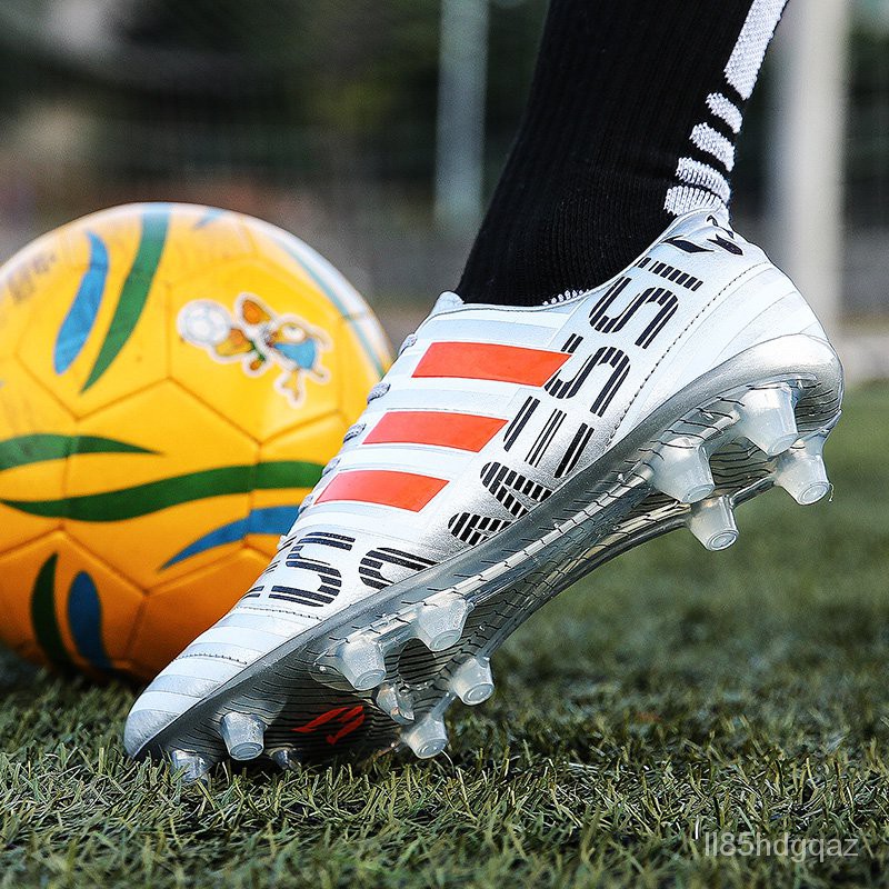 2021 New Hot Sale Mens Soccer Cleats High Ankle Football Shoes Long Spikes Outdoor Soccer Traing Boots For Men Women Soc