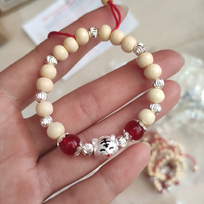 Vòng dâu charm Hổ con bạc ta cho bé