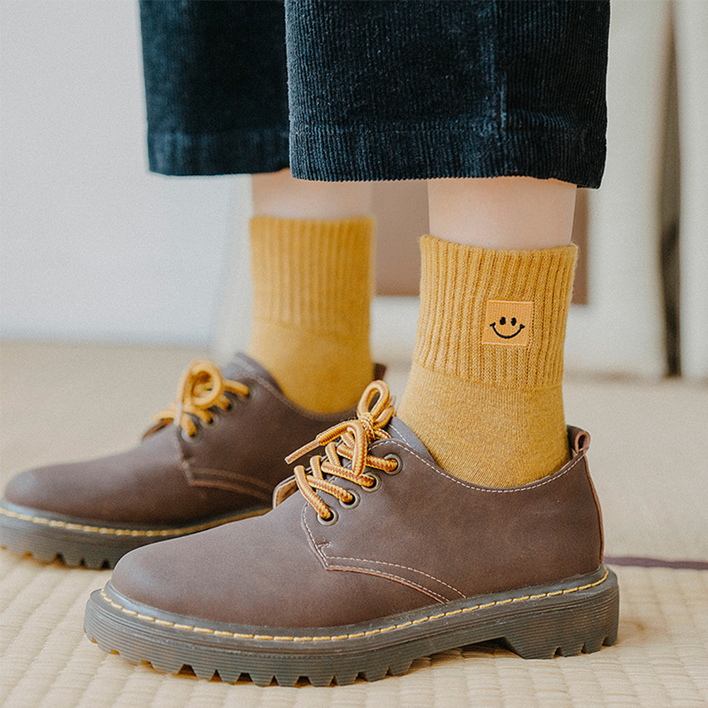 Đôi Vớ Cotton Thêu Hình Mặt Cười Đáng Yêu Cho Nữ