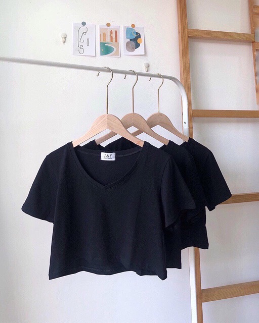 Áo crop cổ tim