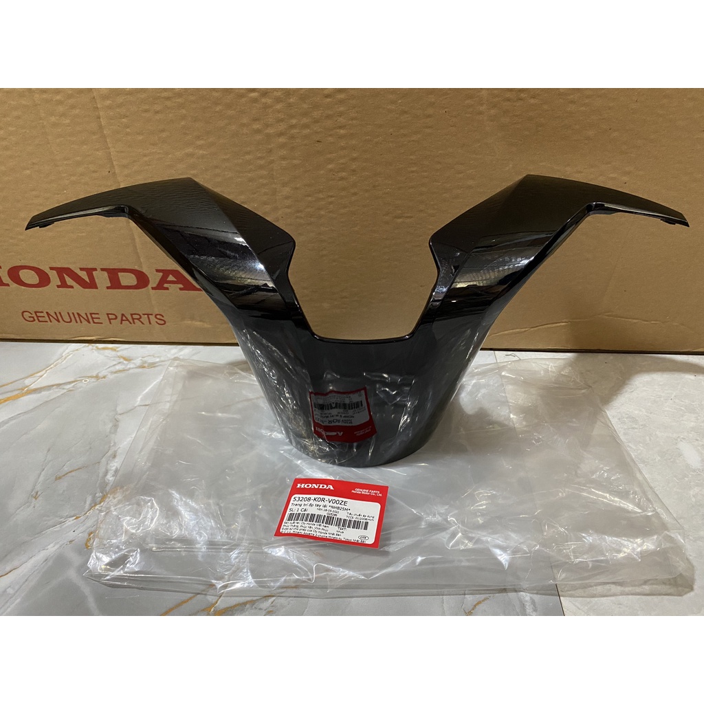 Trang trí ôp sau tay lái HONDA SH 125&150 năm 2020-2021-2022-2023-2024 màu Đen bóng. *NHB25M* 53208K0RV00ZE