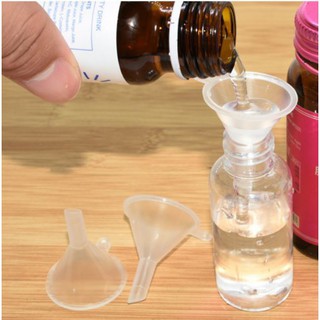 Phễu mini cho chai, lọ nhỏ, chai xịt phun sương ( 4x3cm)