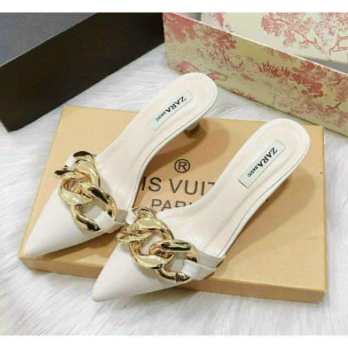 Sục nữ mũi nhọn