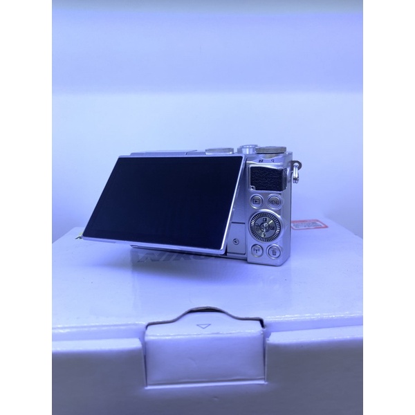 Máy ảnh Nikon 1 J5 kèm lens 10-30mm 95%