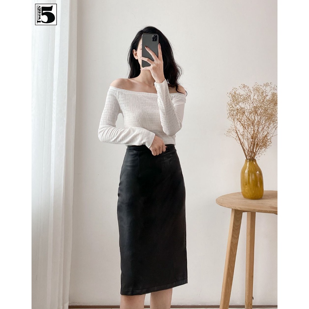 Chân váy da dáng ôm xẻ tà lệch Twentyfive N361