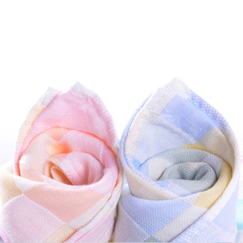 Khăn tắm làm từ cotton mềm mại dành cho bé