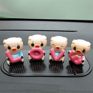 Bộ 04 Lợn Con Chữ LOVE trong xe oto HTSHOP