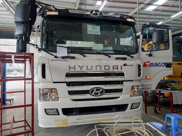 TEM XE NGUYÊN ZIN CHO XE TẢI HYUNDAI TRAGO - CHẤT 100%