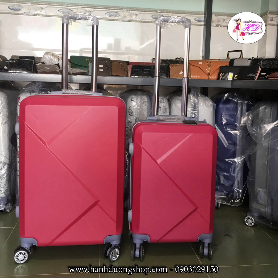 Vali nhựa họa tiết 2 tam giác VL07A – Màu đỏ