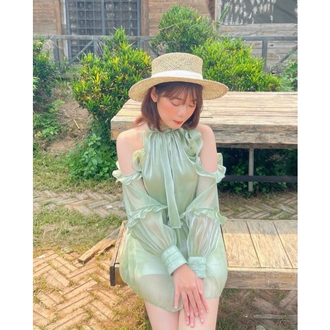 set áo trễ vai bèo xanh short trắng xinh