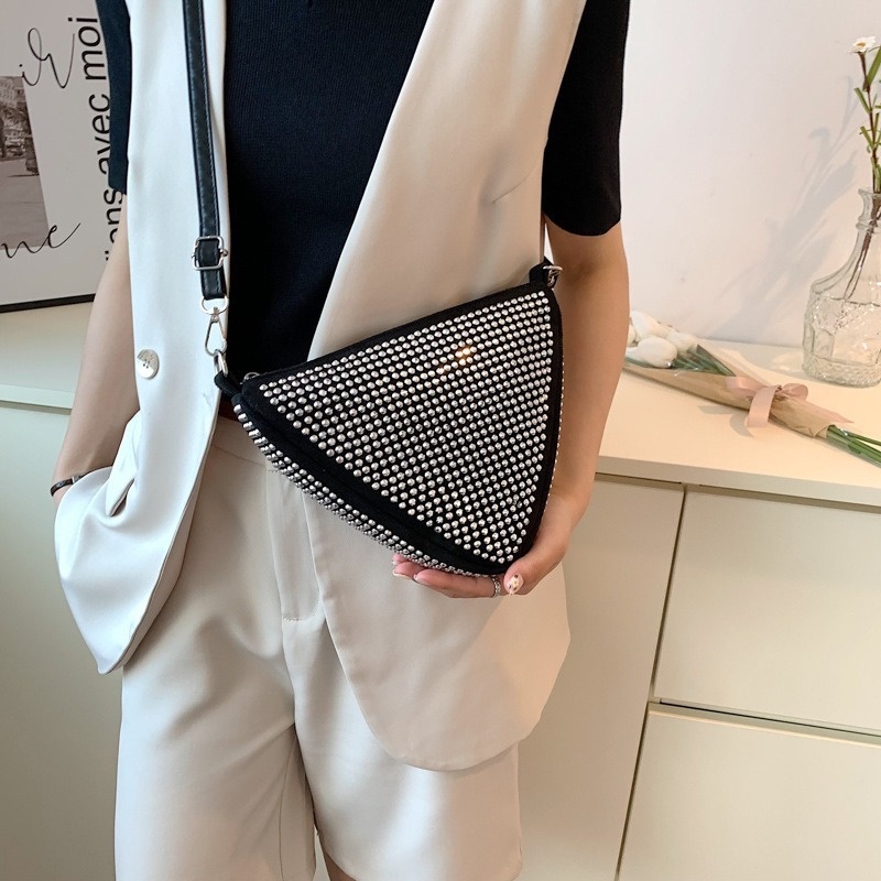 Túi Tam Giác Cầm Tay Phong Cách Hàn Quốc Mới 2022 NB00241