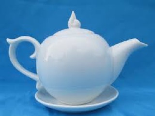 Ấm chén trắng dáng chóp lửa Bát Tràng
