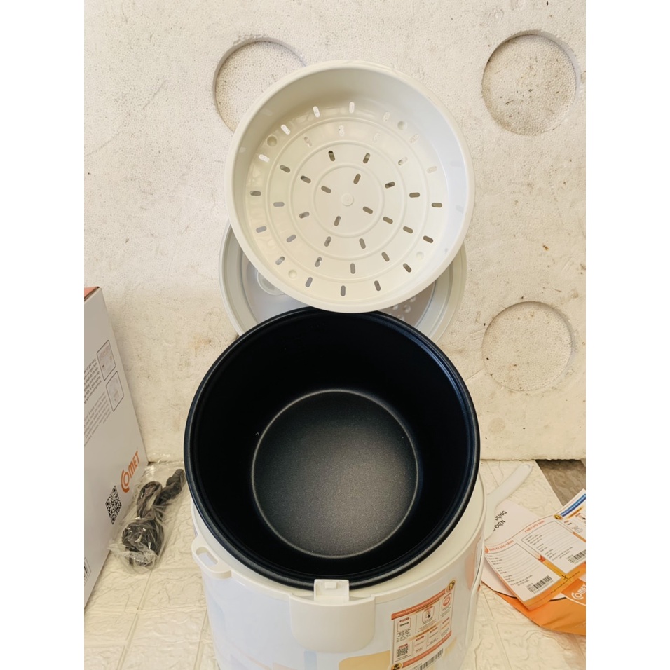 Nồi cơm điện Comet CM8018  - Nồi cơ nắp gài, 1.8 lít, 700W