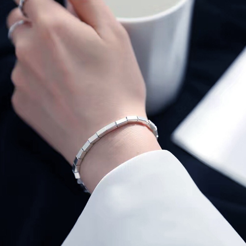 Vòng Đeo Tay Nam Nữ Thép Titan Hạt Vuông Phong Cách Basic