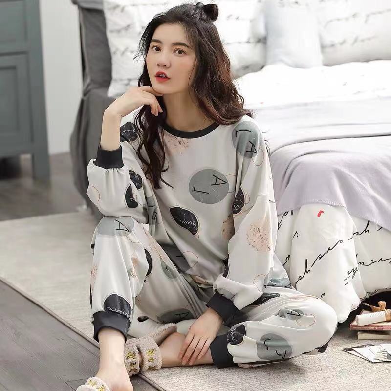 Bộ đồ ngủ dài tay dáng rộng in hình hoạt hình cho nữ mặc ở nhà