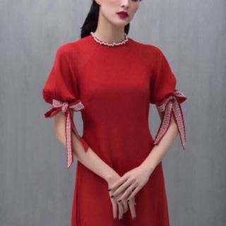 Áo dài 4 tà đính ngọc