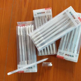 Bút bay màu mực trắng chuyên dùng vẽ hình thêu