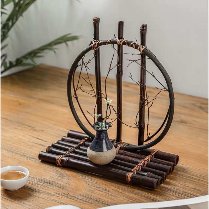 Dụng cụ trang trí cắm hoa độc đáo với cùng sáng tạo bằng mây, tre